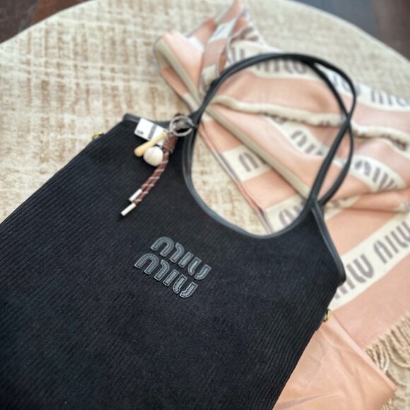 Miu Miu Ivy Suede Bag Black - Picture 7 of 9